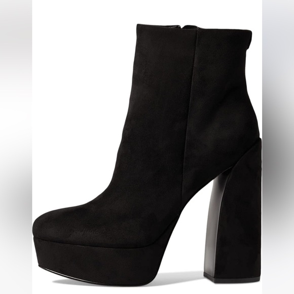 GUESS Women's Crafty Ankle Boot, size 8, NWT - Picture 1 of 8